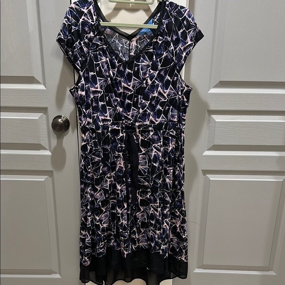 Black and light purple MidiDress with Short Sleeves and V-Neck tie waisted